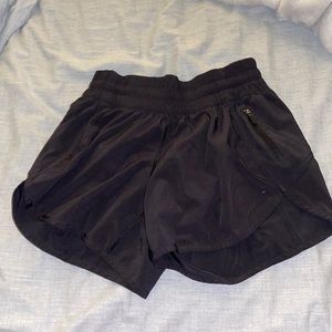 Lulu lemon tracker short